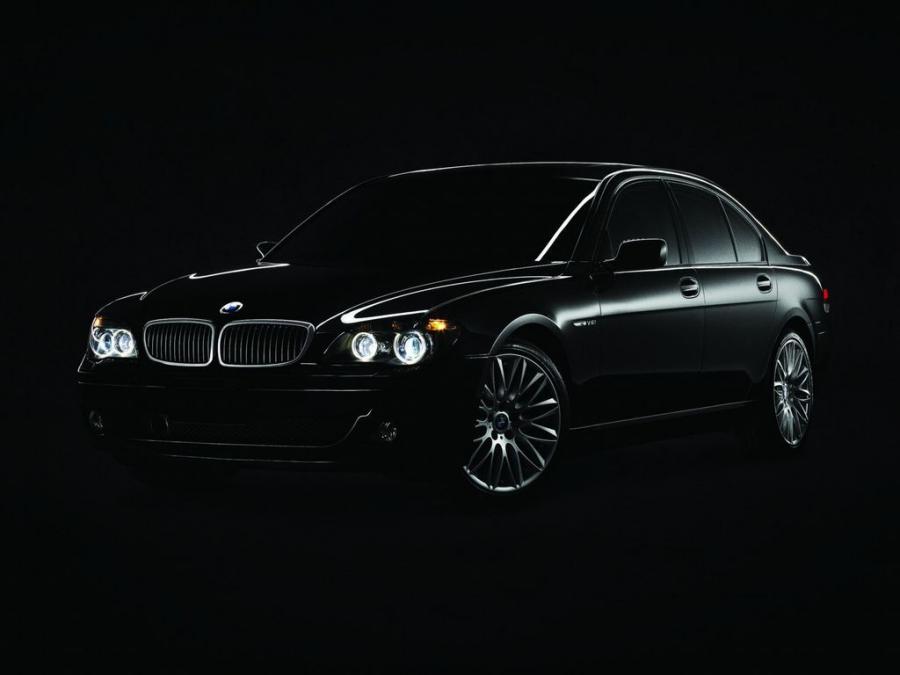  BMW 760i 2005 года  (фото 1 из 2)